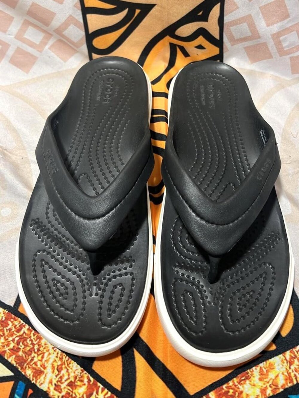 Crocs Dual Comfort Flip‑Flops Black & White M5/W7 — New Without Tags